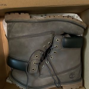 Size 10 Gray timberland boots. Worn twice (too narrow for me) medium width